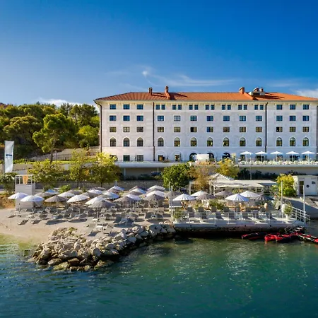 Salt - 10 People, Heated Pool, Trogir, Near & Split Airport فيلة *