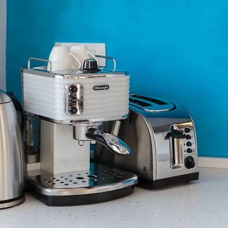 Salt - 10 People, Heated Pool, Trogir, Near & Split Airport *