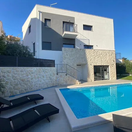 Salt - 10 People, Heated Pool, Trogir, Near & Split Airport 트로기르