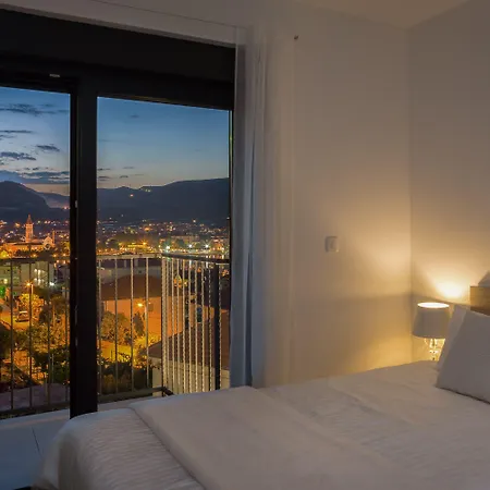 빌라 Salt - 10 People, Heated Pool, Trogir, Near & Split Airport 트로기르