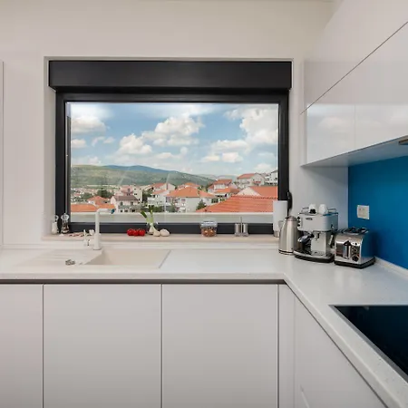 Salt - 10 People, Heated Pool, Trogir, Near & Split Airport 빌라