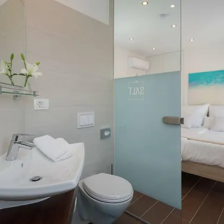 Salt - 10 People, Heated Pool, Trogir, Near & Split Airport * 트로기르