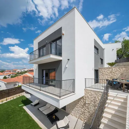 Salt - 10 People, Heated Pool, Trogir, Near & Split Airport * 트로기르