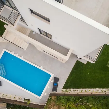 Salt - 10 People, Heated Pool, Trogir, Near & Split Airport 빌라