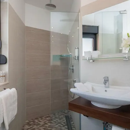 Villa Salt - 10 People, Heated Pool, Trogir, Near & Split Airport Trogir