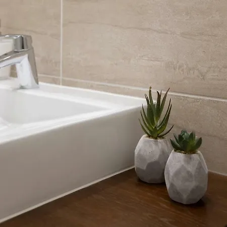 빌라 Salt - 10 People, Heated Pool, Trogir, Near & Split Airport *