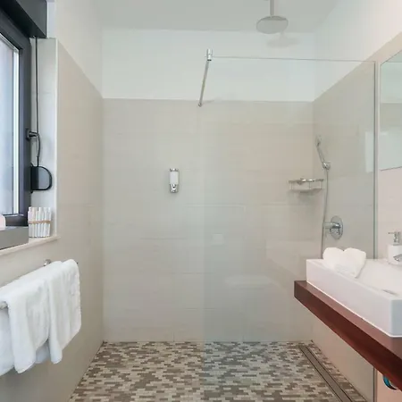 빌라 Salt - 10 People, Heated Pool, Trogir, Near & Split Airport 트로기르