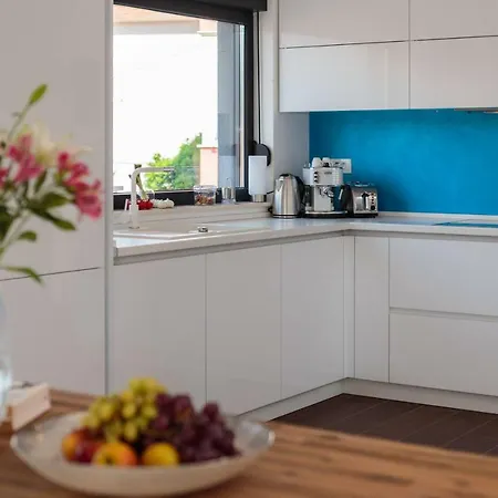 Villa Salt - 10 People, Heated Pool, Trogir, Near & Split Airport *