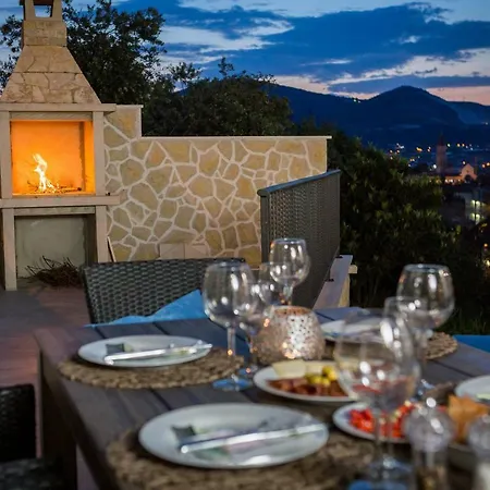 Salt - 10 People, Heated Pool, Trogir, Near & Split Airport * 트로기르