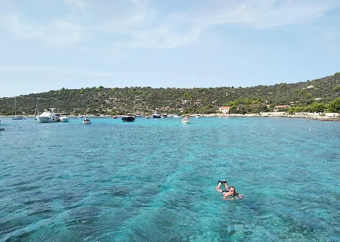 Salt - 10 People, Heated Pool, Trogir, Near & Split Airport * Trogir