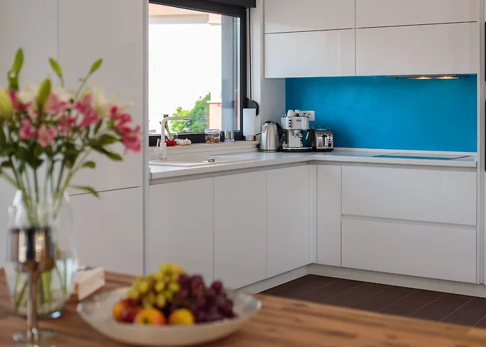 Salt - 10 People, Heated Pool, Trogir, Near & Split Airport Villa *