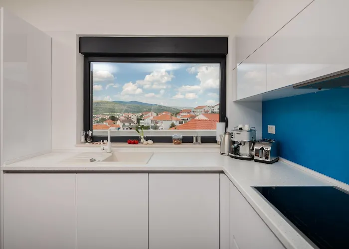 Salt - 10 People, Heated Pool, Trogir, Near & Split Airport Villa