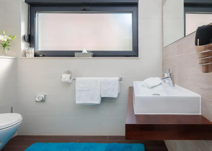 Salt - 10 People, Heated Pool, Trogir, Near & Split Airport Villa Trogir