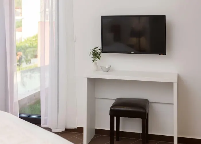 Salt - 10 People, Heated Pool, Trogir, Near & Split Airport * Trogir