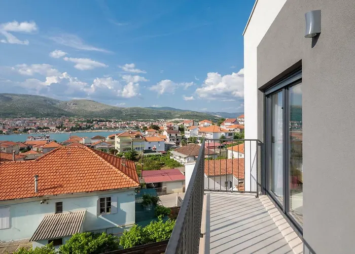 Villa Salt - 10 People, Heated Pool, Trogir, Near & Split Airport Trogir