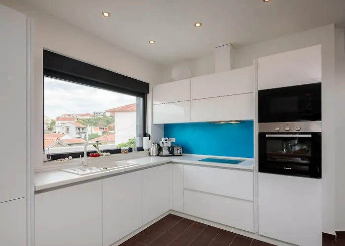 Salt - 10 People, Heated Pool, Trogir, Near & Split Airport * Trogir