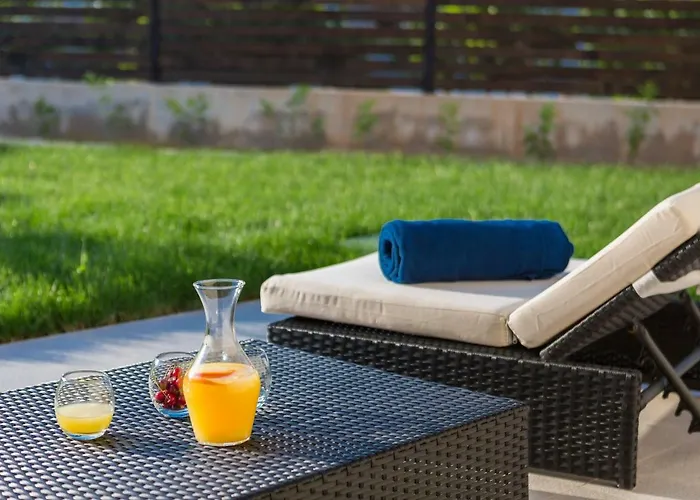 Villa Salt - 10 People, Heated Pool, Trogir, Near & Split Airport