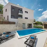 Salt - 10 People, Heated Pool, Trogir, Near & Split Airport 빌라 *